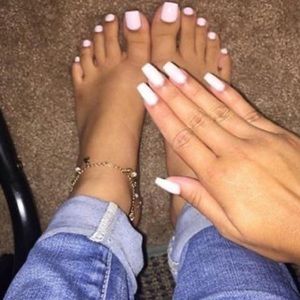 I am selling feet pictures❤️